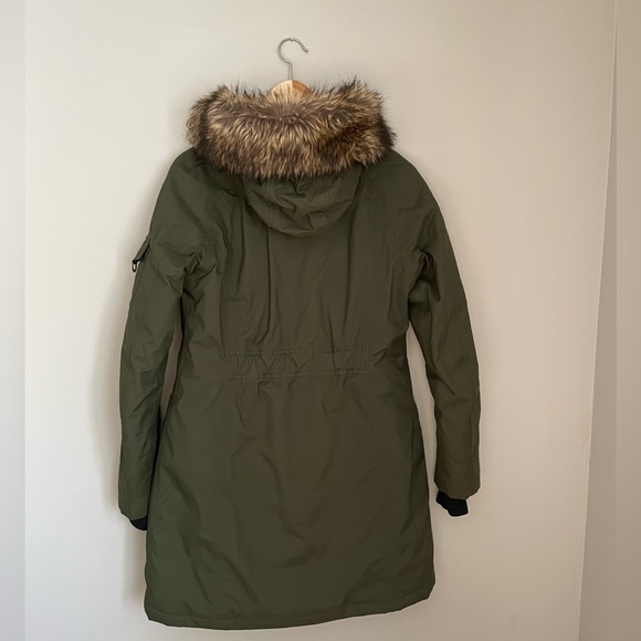 The North Face Parka - Picture 2 of 8